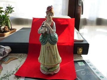 CapodiMonte statua porcellana Dama del 700 origina