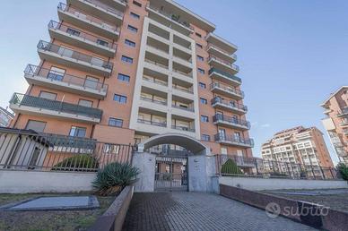 Appartamento di 100 m² con 4 locali e box auto a T