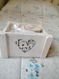 Cestino in legno con lavette