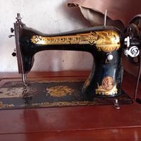 Macchina da cucire Singer con mobile