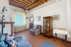 4 LOCALI A CRESPINA LORENZANA