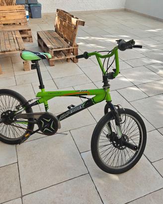 Bicicletta BMX freestyle
