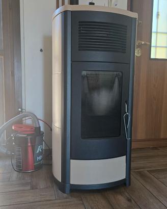 Stufa a pellet idro Hydro 22T + aspiracenere