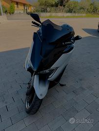 TMAX 530 DX