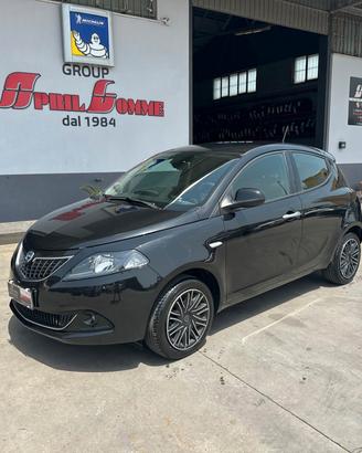 Lancia Ypsilon 1.0 FireFly 5 porte S&S Hybrid Gold