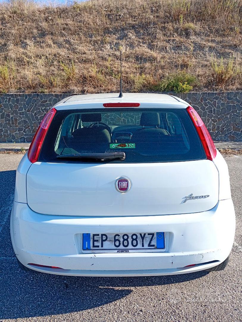 Fiat Punto 2013 photo 2