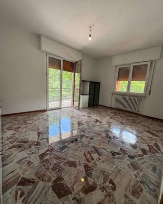 Appartamento di 131 m² con 3 locali e posto auto a
