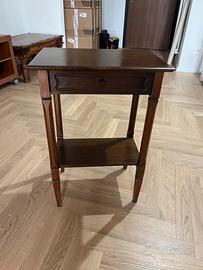 Piccola consolle in arte povera