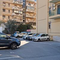 Trivani con posto auto viale strasburgo