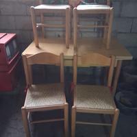 Set Tavolo in Legno con 4 Sedie