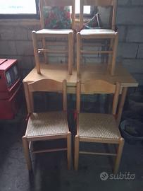 Set Tavolo in Legno con 4 Sedie