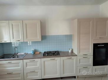 CUCINA E 2 DIVANI