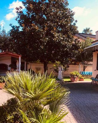 Villa di 80 m² con 3 locali e box auto a Pomezia
