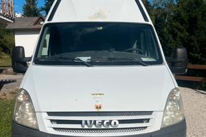Furgone Iveco daily minivan