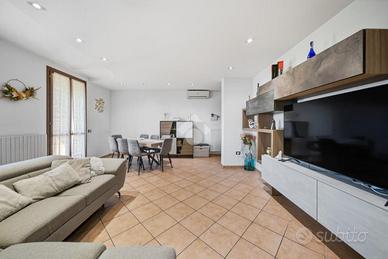 4 LOCALI A REGGIO NELL'EMILIA