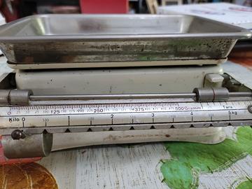 bilancia antica smalto e acciaio 