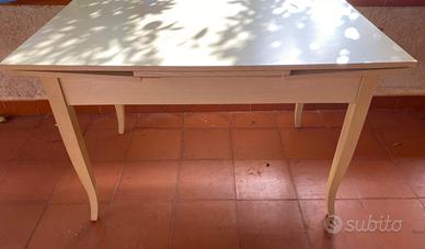 Tavolo da cucina estendibile color avorio