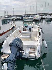 barca ARKOS 587  con Yamaha F40/70