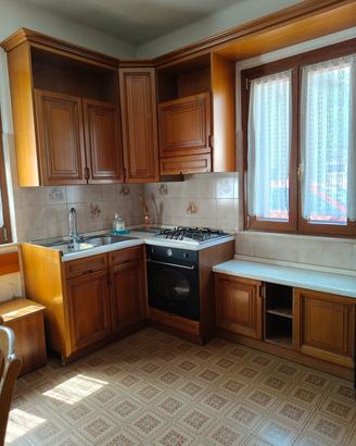 Cucina componibile classica in legno con e stufa l