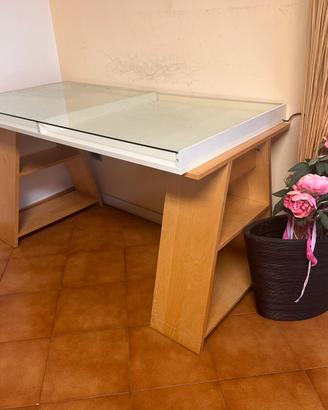 Scrivania stile Ikea in legno