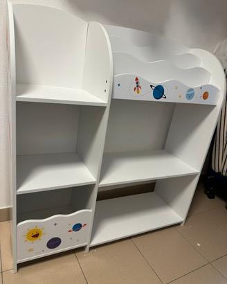 Scaffale giochi e libreria Montessori