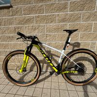 Scott scale rc 900