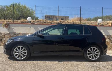 Golf 7.5.   1.6cc   117cv