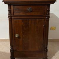Mobiletto in legno