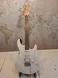 Chitarra elettrica Yamaha Pacifica 012