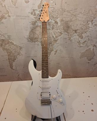 Chitarra elettrica Yamaha Pacifica 012