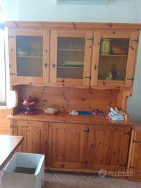 credenza e mobile aggiuntivo 