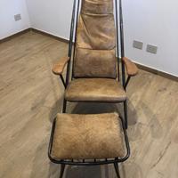 Poltrona con poggia piedi