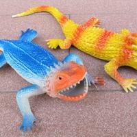 lucertole di gomma, 5 euro l'una