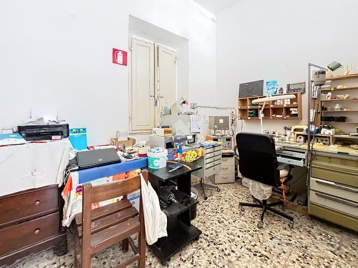 NEGOZIO A LIVORNO - Vista 5