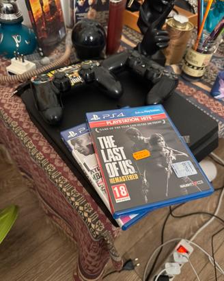 PS4 Slim 1TB + 2 controller + giochi