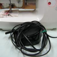 Macchina per cucito moderna