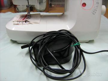 Macchina per cucito moderna