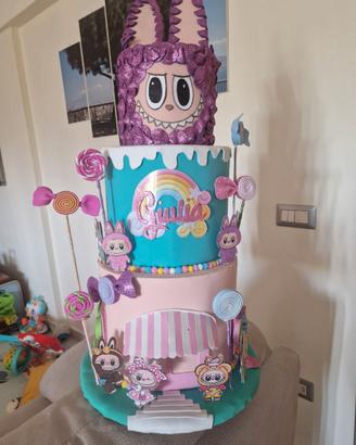 torta labubu contenitiva per compleanno e onomasti