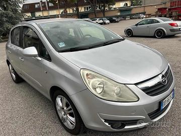 OPEL Corsa 1.2 5 porte Cosmo senza nessun lavoro