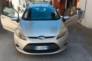 🚗 FORD Fiesta 1.4 TDCi Titanium  Neopatentati
