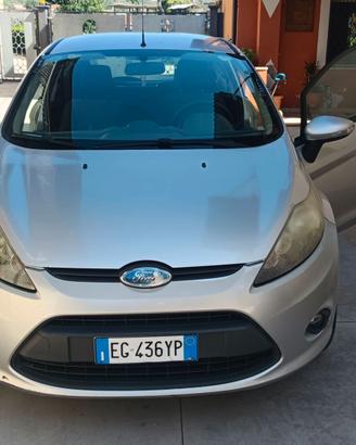 🚗 FORD Fiesta 1.4 TDCi Titanium  Neopatentati