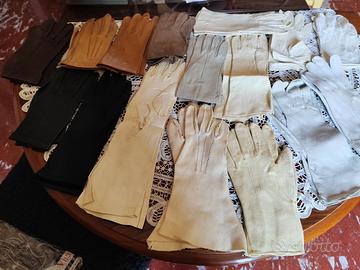 17 paia di guanti da donna anni 1950-1940