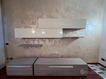 Mobile tv, mensole e contenitori