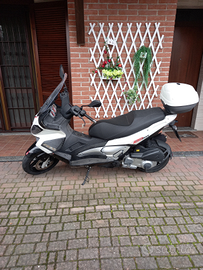 Scooter aprilia sr max 300