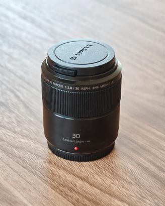 Panasonic Lumix G Macro 30mm f/2.8 ASPH Mega O.I.S