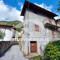 PORZIONE DI CASA DA RISTRUTTURARE