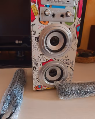 Radio bluetooth con microfoni