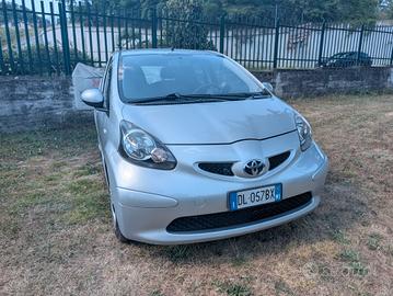 Toyota Aygo 1.0 12V VVT-i 5 porte Sol
