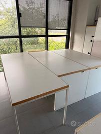 Postazione ufficio multipla moderna