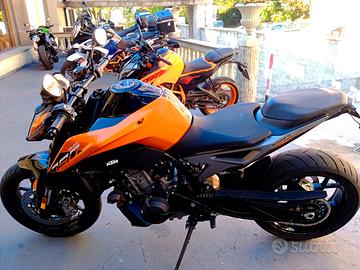 KTM Duke 790